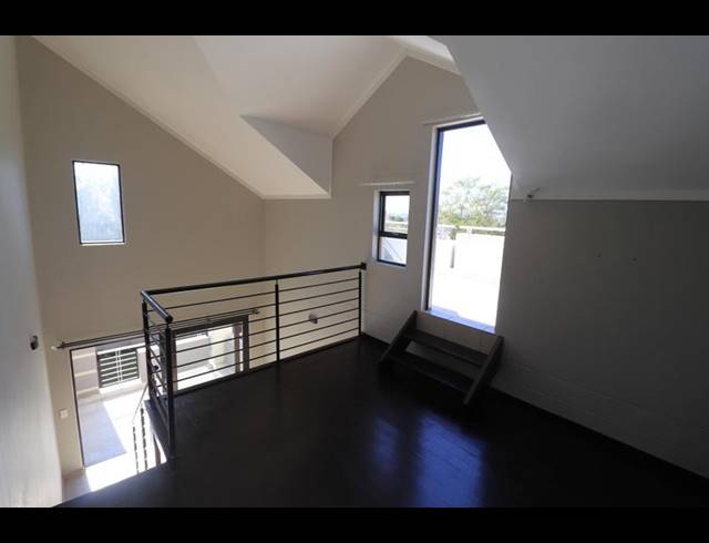 1 BEDROOM APARTMENT FOR SALE IN LONEHILL